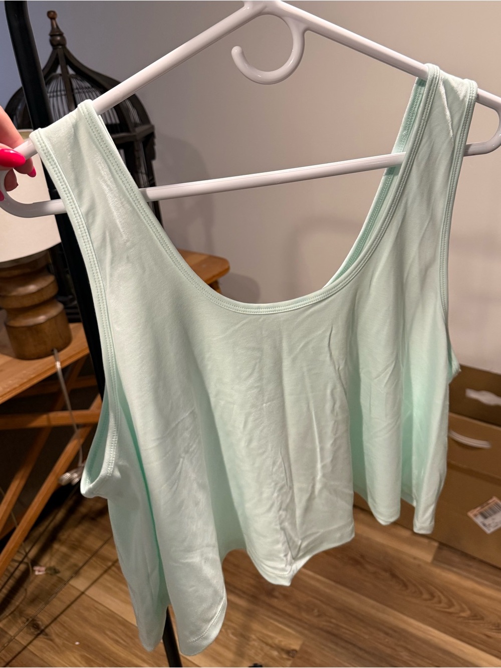 NWT Fabletics Carter Swing Scoop Crop Tank Top